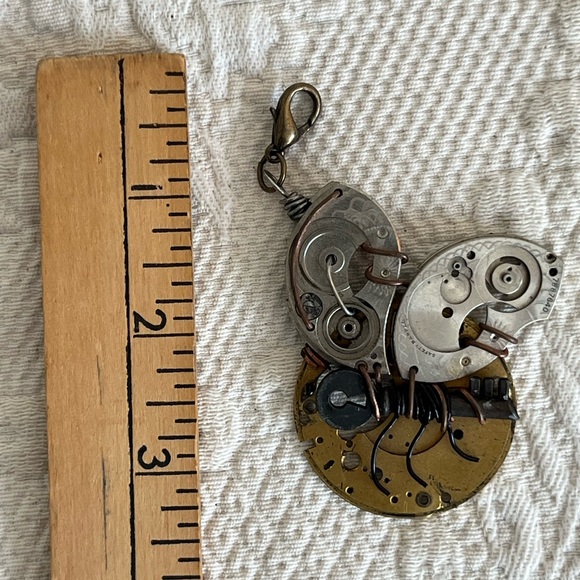 NWOT Pendant bee bug insect Handmade by Etsy Artist Steampunk watch parts - Picture 13 of 14